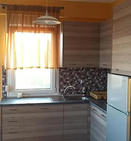 δίπλα στο κύμα -βeside The Wave Loutra Elevtheron