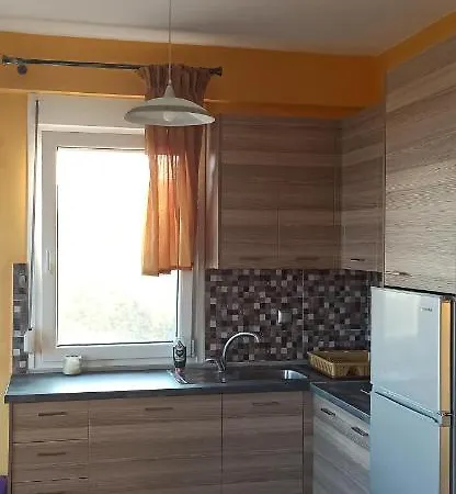 δίπλα στο κύμα -βeside The Wave *