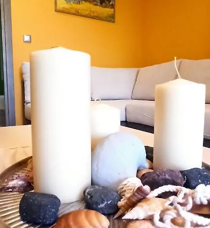 δίπλα στο κύμα -βeside The Wave *