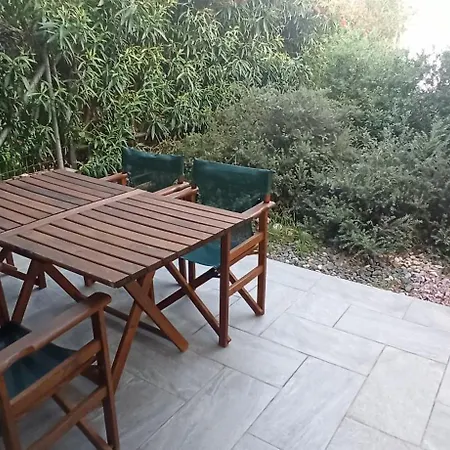 δίπλα στο κύμα -βeside The Wave * Loutra Elevtheron