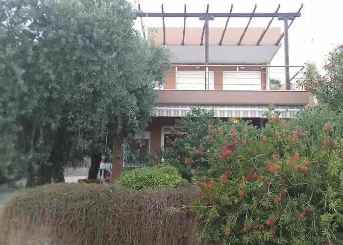 δίπλα στο κύμα -βeside The Wave *