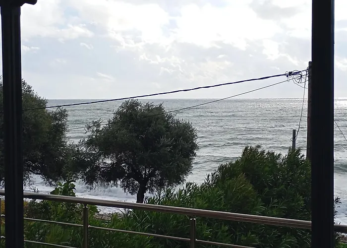 δίπλα στο κύμα -βeside The Wave Dom wakacyjny Loutra Elevtheron